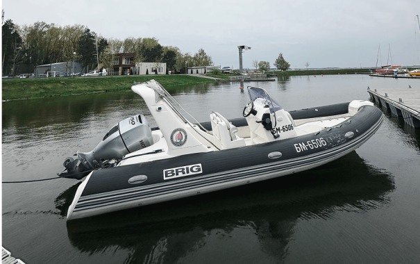 Катер "Бриг"