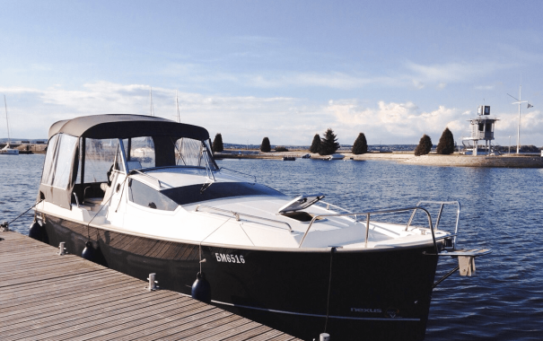 Катер "Нексус"